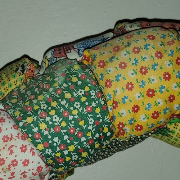 Patchwork flower theme fabric wreath 16" diameter - Picture 7 of 7